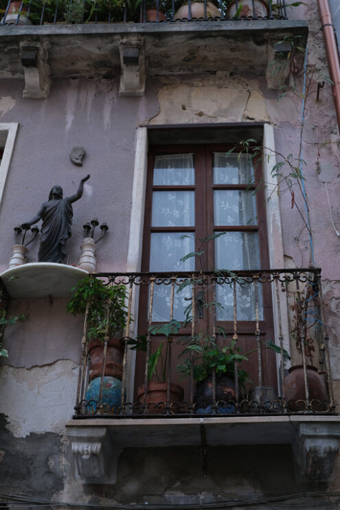 Small altar. Terrace with small altar. Stock photos. - MyVideoimage.com | Foto stock & Video footage