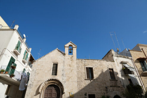 Small medieval church by Giovanni Crisostomo, or Giovanni d’Antiochia in Bari. Foto Bari photo.