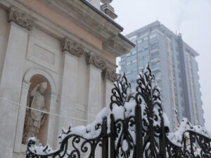 Snowfall in the city of Busto Arsizio. - MyVideoimage.com