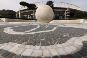 Sphere fountain. Fountain with sphere in white Carrara marble at the Olympic stadium in Rome. - MyVideoimage.com | Foto stock & Video footage