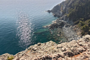 Spiaggia Cinque Terre. Bonassola, near Cinque Terre, Liguria. The landscape and the coast on the sea - MyVideoimage.com | Foto stock & Video footage