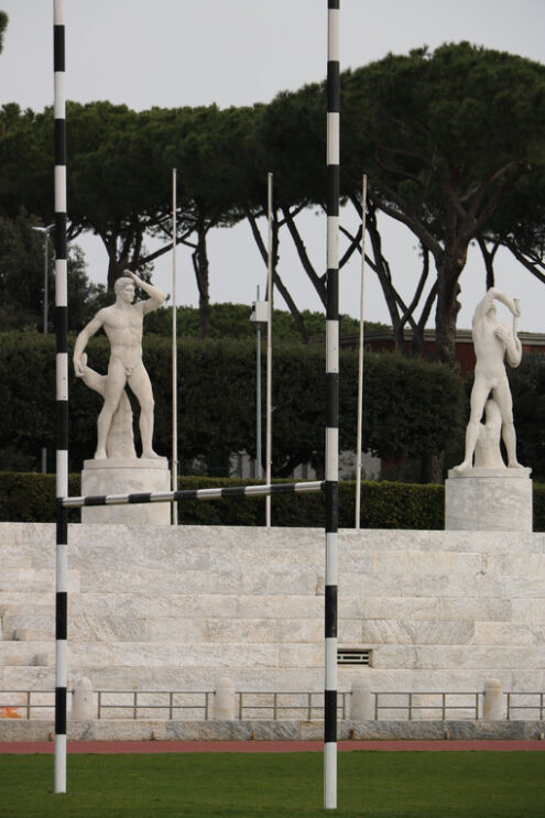 Stadio dei marmi, Roma. Sculture in marmo bianco di Carrara allo stadio di marmo del forum italiano a Roma. - MyVideoimage.com | Foto stock & Video footage