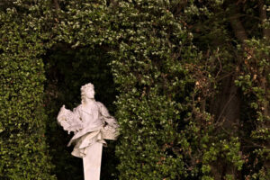 Statue in marble. Reggia di Caserta, Italy. 10/27/2018.Statue in white marble placed in the park of the palace. - MyVideoimage.com | Foto stock & Video footage