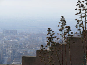 Stepped walls with views of Granada. Granada foto. Granada photo