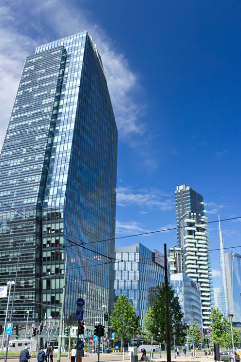 Strade di Milano. Modern buildings, skyscrapers, roads and traffic in Milano. Towe - MyVideoimage.com | Foto stock & Video footage