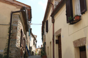 Streets of the village of Pereta, near Magliano in Maremma Tosca - MyVideoimage.com | Foto stock & Video footage