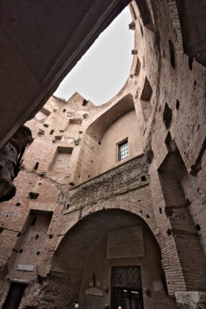 Terme di Diocleziano. Brick walls at the Baths of Diocletian. Rome. Roma foto. - MyVideoimage.com | Foto stock & Video footage