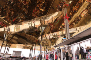 The ceiling of the Mercat Dell Encants of Barcelona. A modern building with a mirrored ceiling. -Barcellona foto. Barcelona photo.