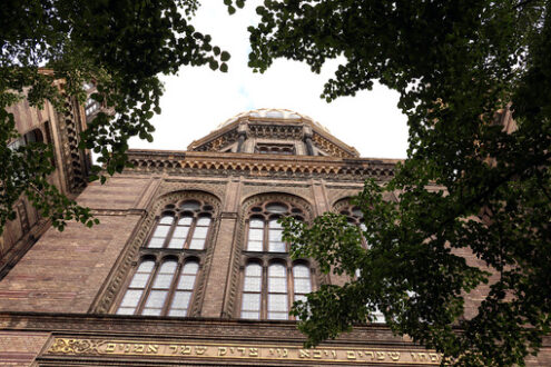 The front of the Berlin synagogue - MyVideoimage.com