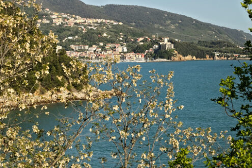 The town of Lerici and its castle overlooking the sea of Liguria - MyVideoimage.com