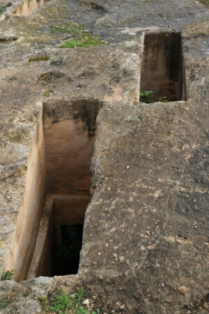 Tombs. Tombs in the Tuvixeddu necropolis. Stock photos. - MyVideoimage.com | Foto stock & Video footage