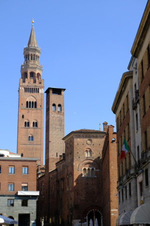 Torrazzo of Cremona. Torrazzo of Cremona and ancient palaces. Stock photos. - MyVideoimage.com | Foto stock & Video footage