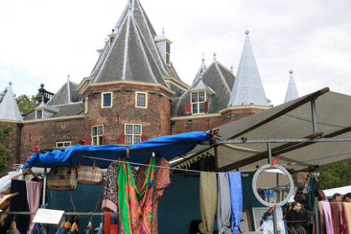 Tourist market in the city center. - MyVideoimage.com