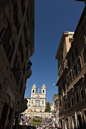 Trinità dei Monti church and staircase in Rome. - MyVideoimage.com | Foto stock & Video footage