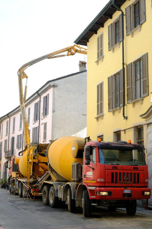 Truck mixer and concrete pump. - MyVideoimage.com | Foto stock & Video footage