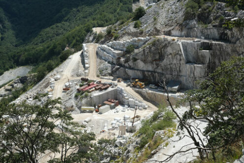 Tuscan marble quarries. Marble quarry in the Apuan Alps in Tuscany. Stock photos. - MyVideoimage.com | Foto stock & Video footage