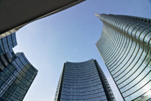 Unicredit building Milan. Milan, Italy. March 21 2019. The real estate complex with the Unicredit skyscraper in Piazza Gae Aulenti. Società - MyVideoimage.com | Foto stock & Video footage