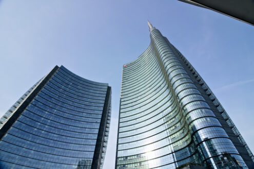 Unicredit tower, Milan. The real estate complex with the Unicredit skyscraper in Piazza Gae Aulenti. - MyVideoimage.com | Foto stock & Video footage