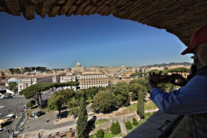 Vatican Palaces, Rome. Vatican City and St. Peter’s Basilica. - MyVideoimage.com | Foto stock & Video footage