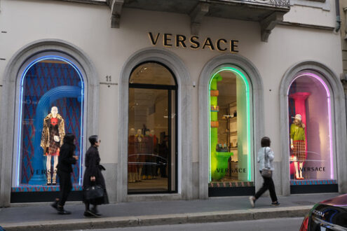 Versace Boutique with shop windows on Via Montenapoleone. Milano foto. - LEphotoart.com