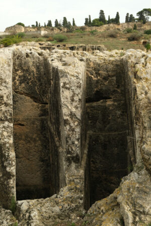 Vertical tombs. Tombs in the Tuvixeddu necropolis. Stock photos. - MyVideoimage.com | Foto stock & Video footage