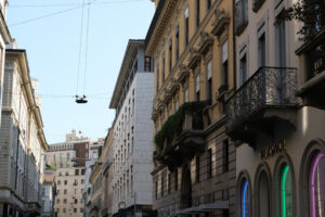 Via Montenapoleone, Milano. Palaces on the Milan fashion street.  Via Montenapoleone - MyVideoimage.com | Foto stock & Video footage