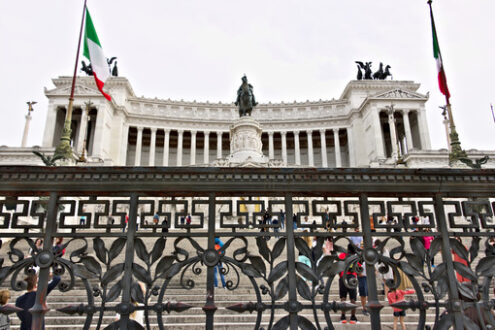 Vittoriano o Altare della Patria. Roma. Altar of the Fatherland or Vittoriano in Piazza Venezia in Rome. Large monument with colonnade made of Botticino marble. - MyVideoimage.com | Foto stock & Video footage