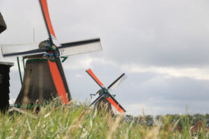 Windmills in Netherlands. Windmills of Zaanse Schans, near Amsterdam. The structures were - MyVideoimage.com | Foto stock & Video footage