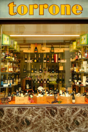 Wine shop in Cremona. Cremona wine and nougat shop. Stock photos. - MyVideoimage.com | Foto stock & Video footage