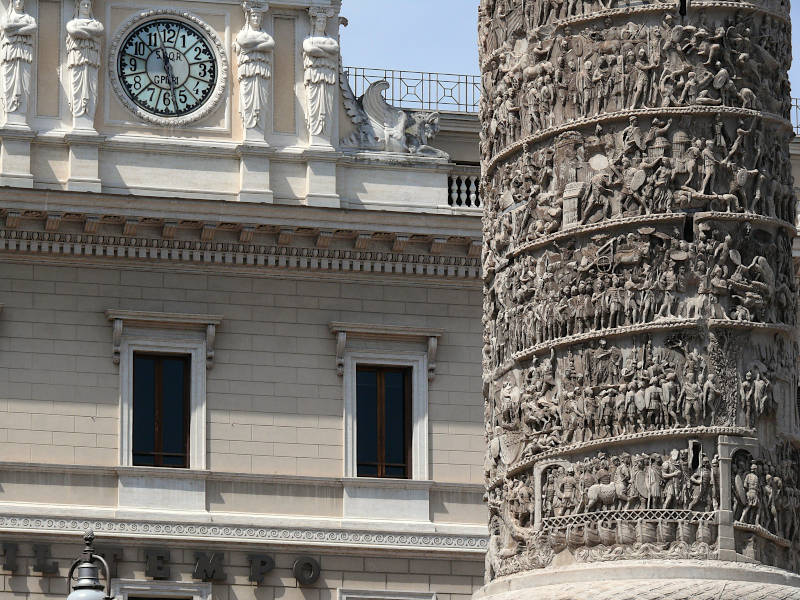 Rome, Piazza Colonna, near Palazzo Chigi