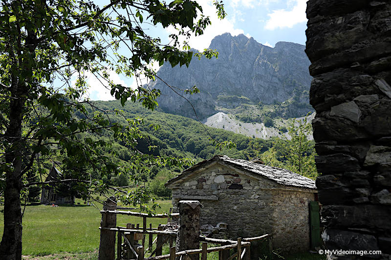 Alpi Apuane. Campocatino. Covid holidays. Myvideoimage